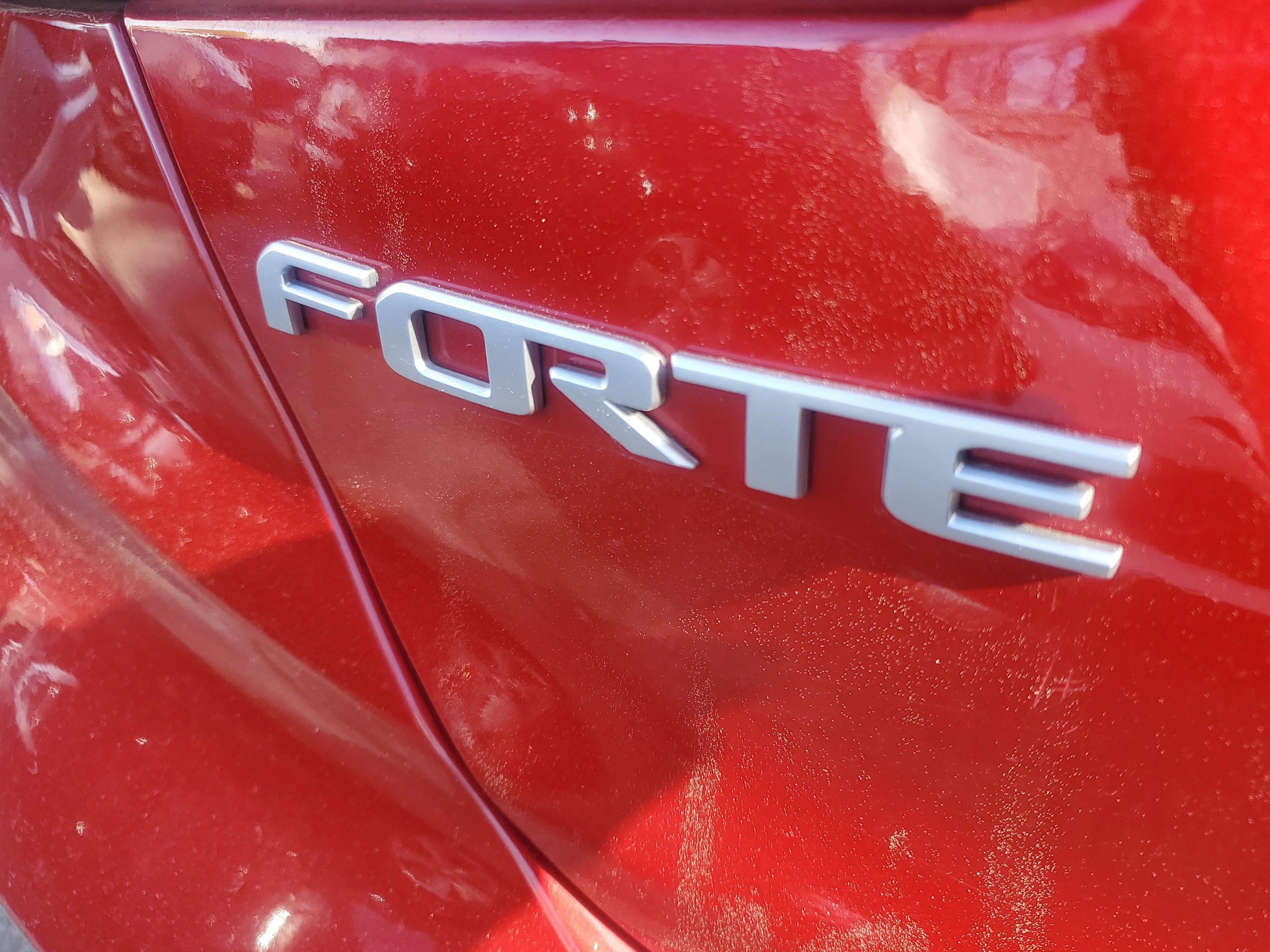 Used 2022 Kia Forte LXS w/ LXS Technology Package FWD image 7