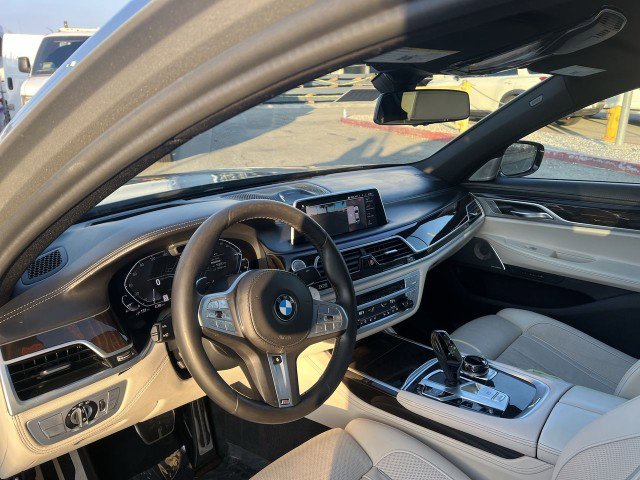 Used 2020 BMW 745e xDrive image 10