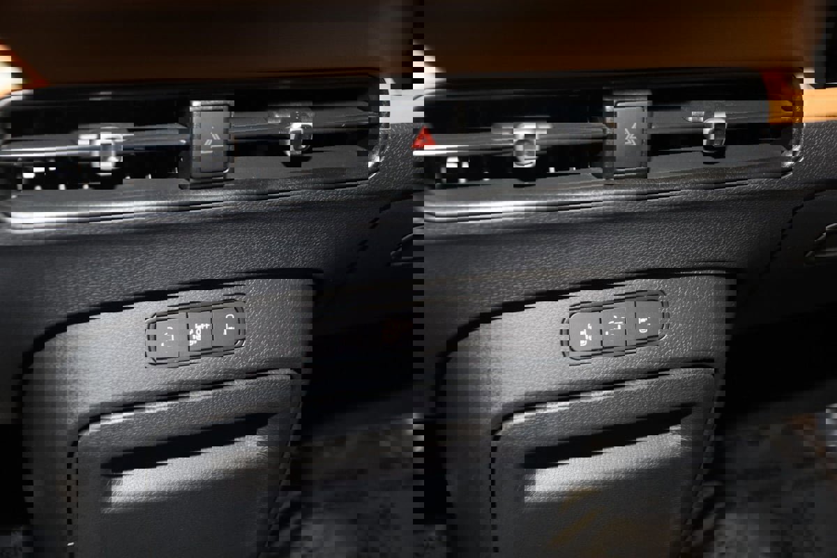 Used 2025 Volkswagen ID. Buzz Pro S image 33