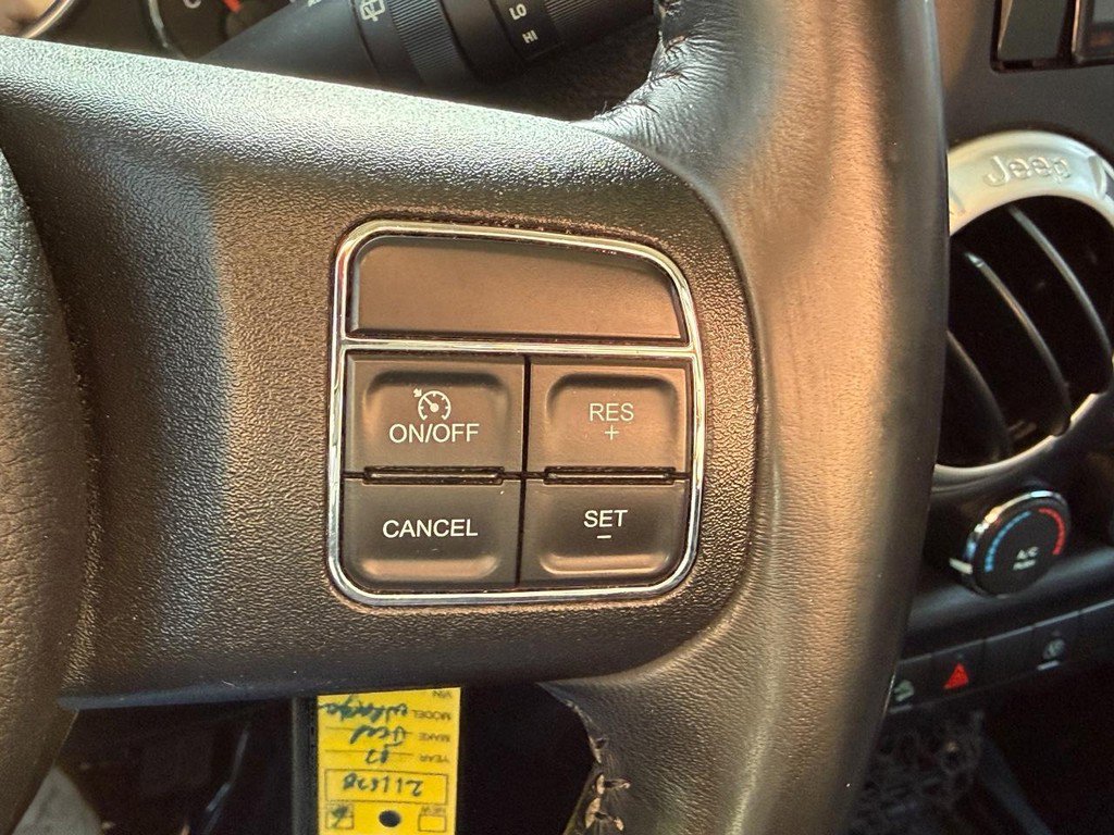 Used 2017 Jeep Wrangler Unlimited Rubicon w/ Connectivity Group image 18