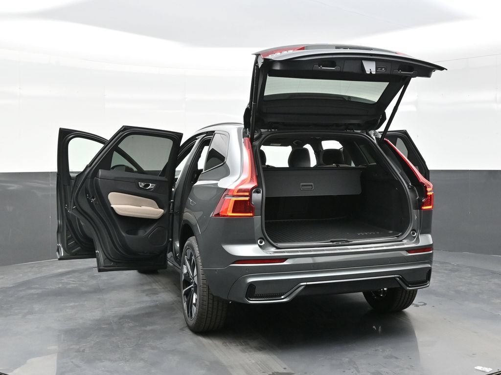 New 2026 Volvo XC60 B5 Plus w/ Climate Package AWD/4WD image 40