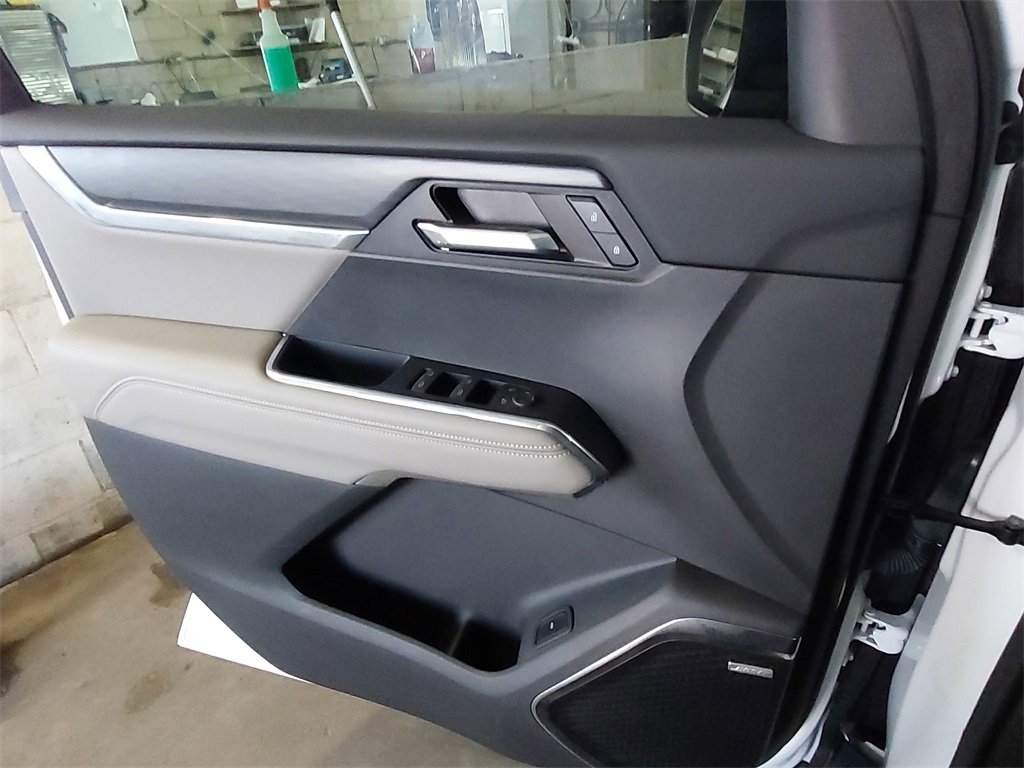 Used 2024 GMC Acadia Elevation image 23