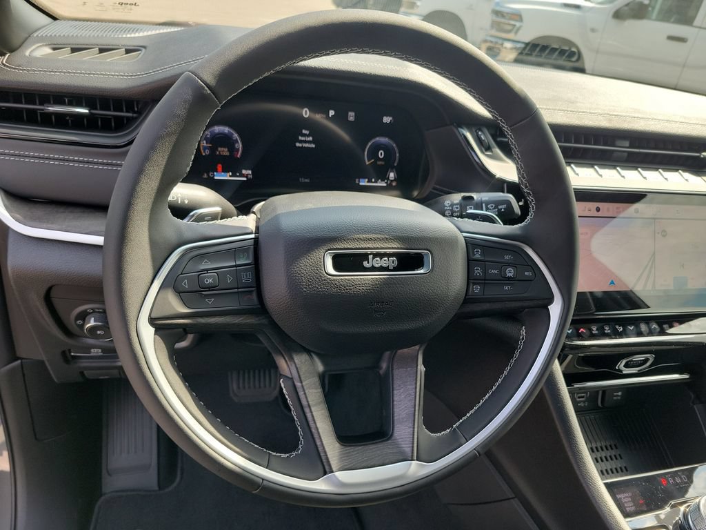 New 2027 Jeep Grand Cherokee Limited AWD/4WD image 15