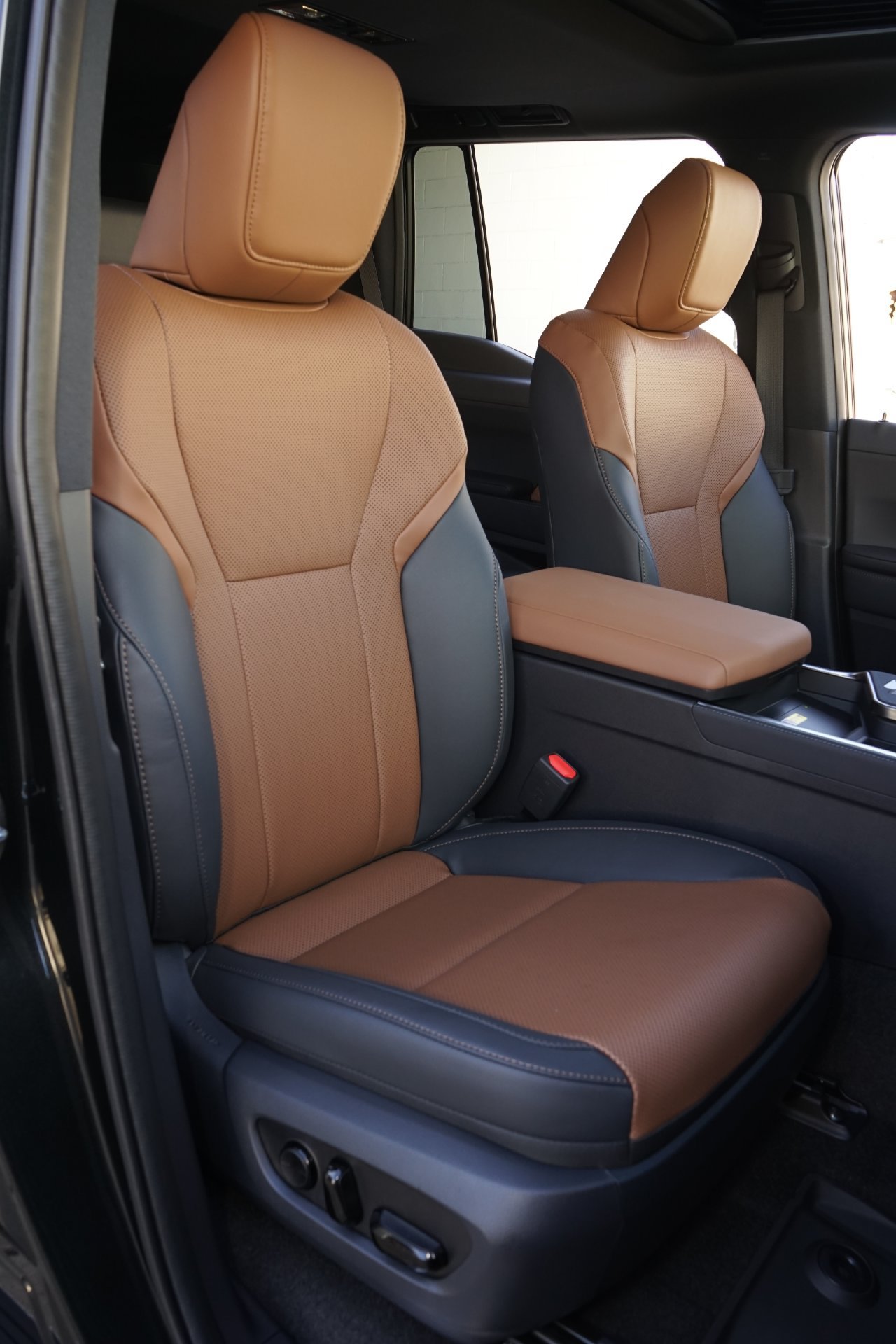 Used 2026 Lexus GX 550 w/ Accessory Package (2T) AWD/4WD image 9