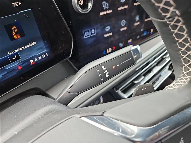 Used 2026 Chevrolet Traverse LT FWD image 12