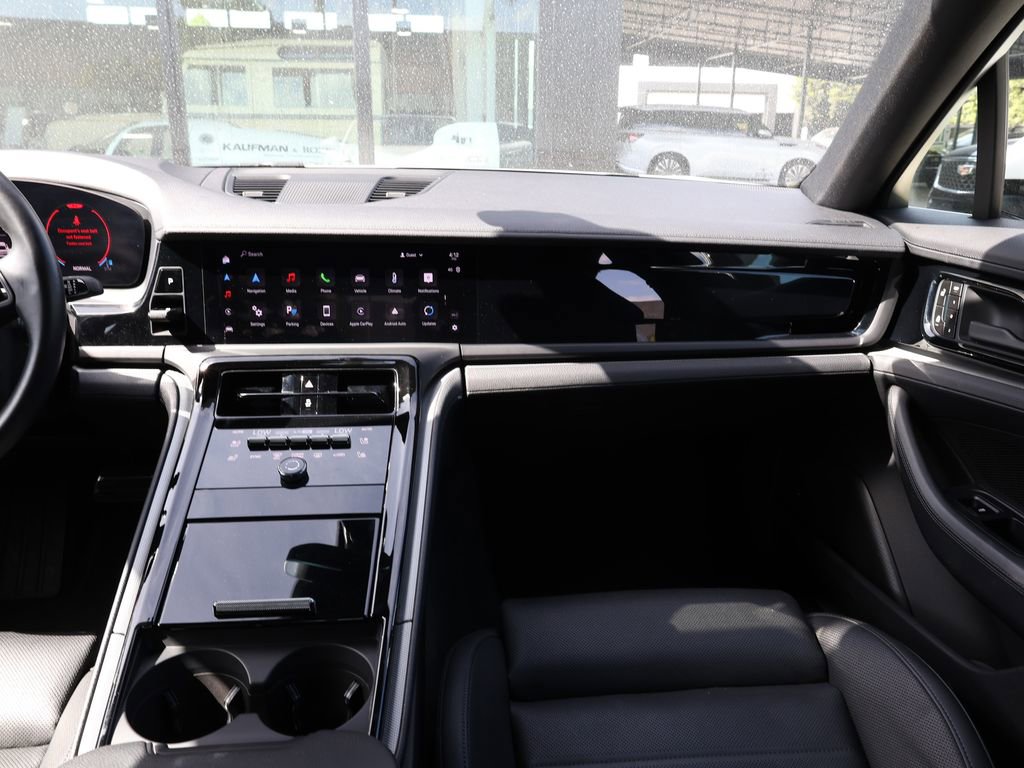 Used 2025 Porsche Panamera 4 image 26