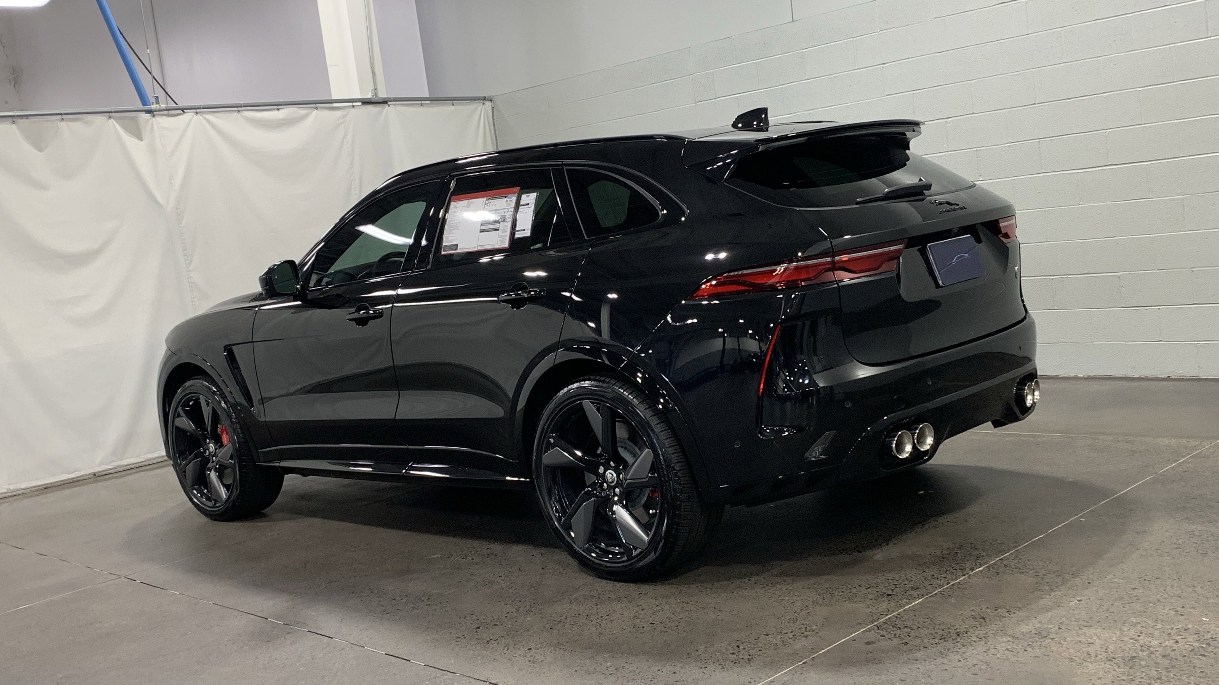 New 2026 Jaguar F-PACE SVR 575 Edition image 12