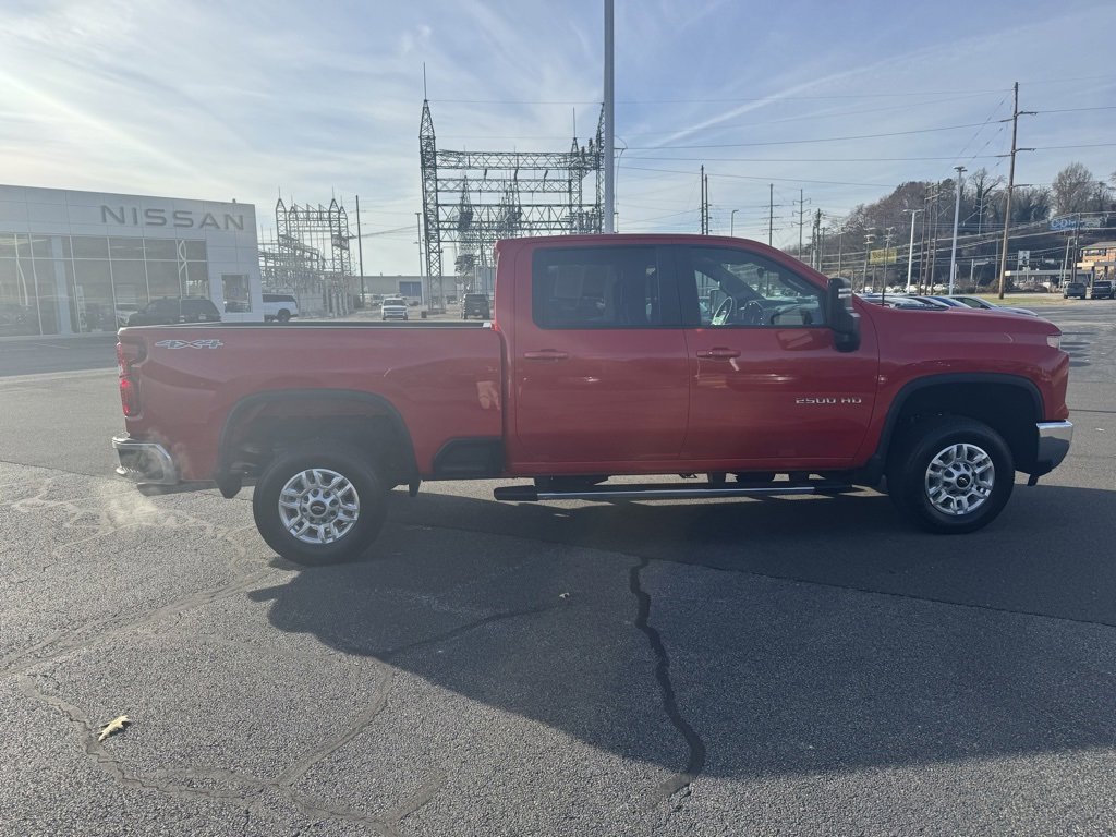 Used 2024 Chevrolet Silverado 2500 LT w/ Convenience Package image 8