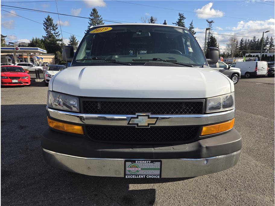 Used 2019 Chevrolet Express 2500 w/ Driver Convenience Package RWD image 3
