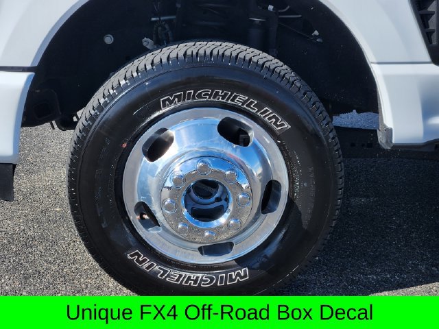 Used 2023 Ford F350 4x4 Crew Cab DRW Super Duty image 9