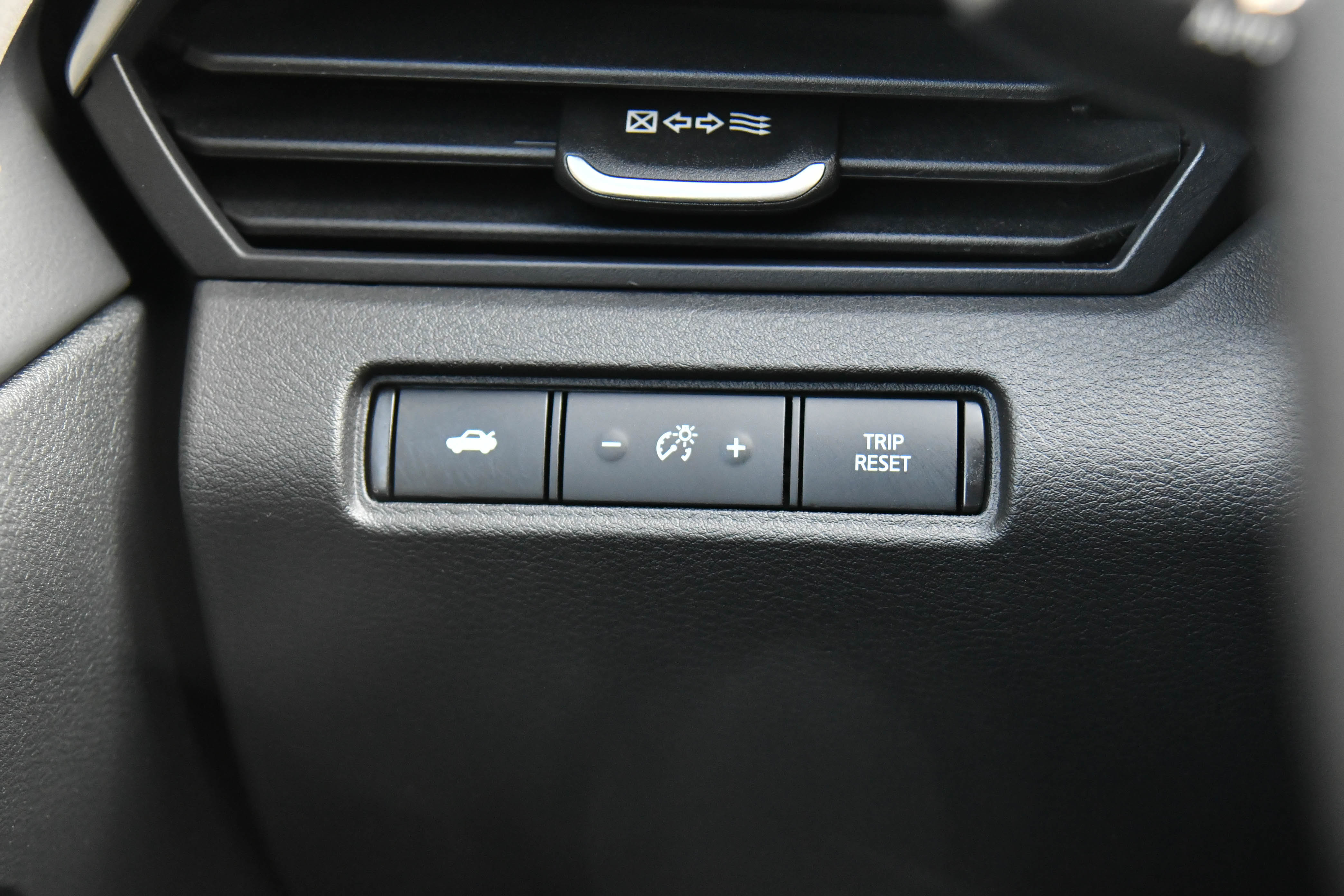 Used 2024 Nissan Altima 2.5 SV image 29