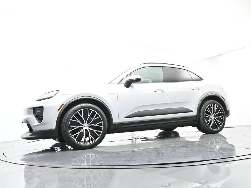 Certified 2025 Porsche Macan Electric image 47