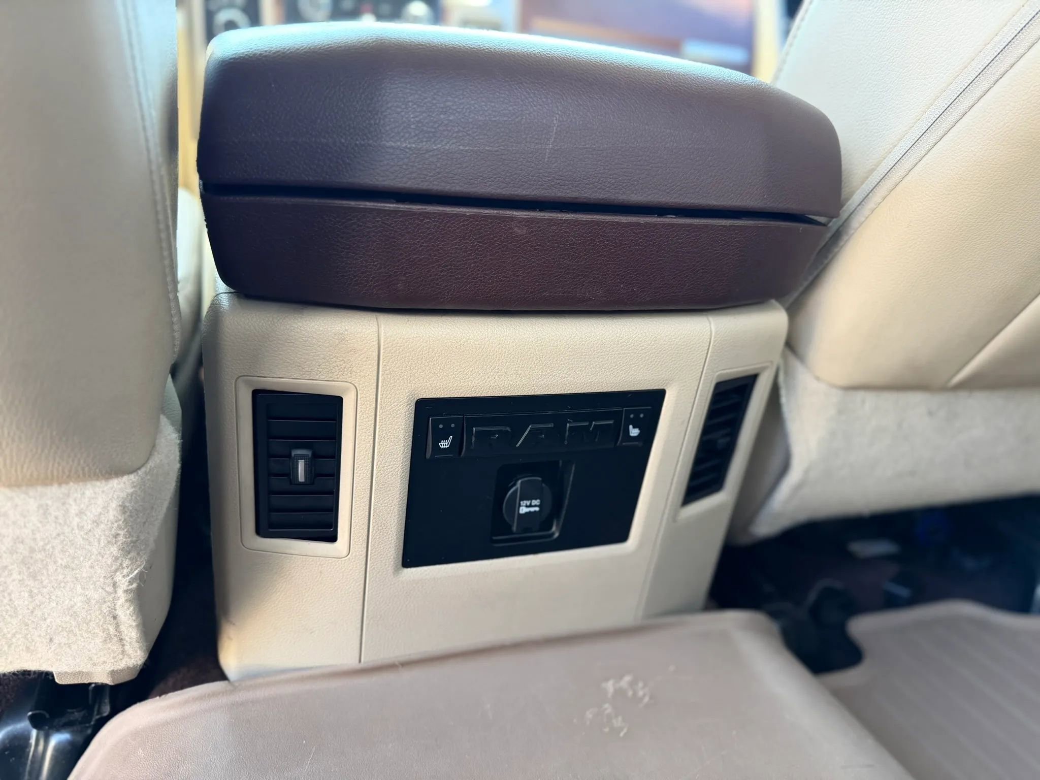 Used 2013 RAM 2500 Laramie w/ Convenience Group AWD/4WD image 23