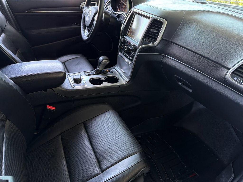 Used 2017 Jeep Grand Cherokee Summit AWD/4WD image 16