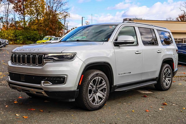 Used 2022 Jeep Wagoneer Series III w/ Flexible Seating Group image 3