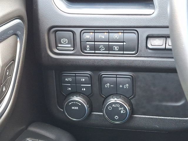 Used 2023 Chevrolet Suburban High Country image 25