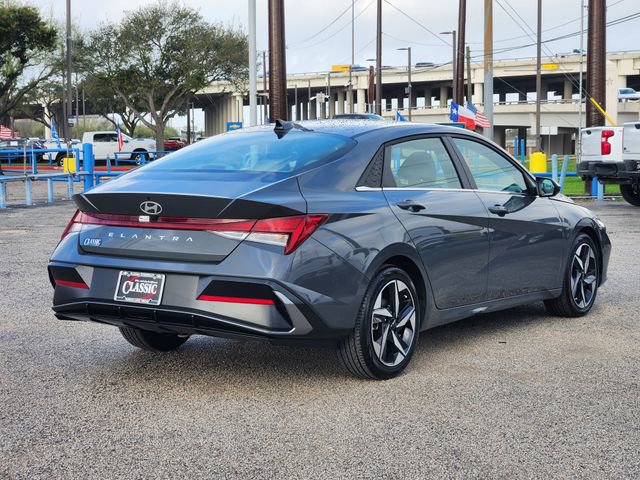 Used 2025 Hyundai Elantra SEL image 7
