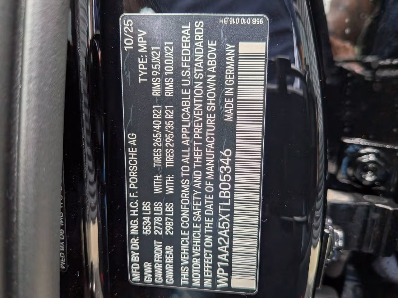 Certified 2026 Porsche Macan AWD/4WD image 29