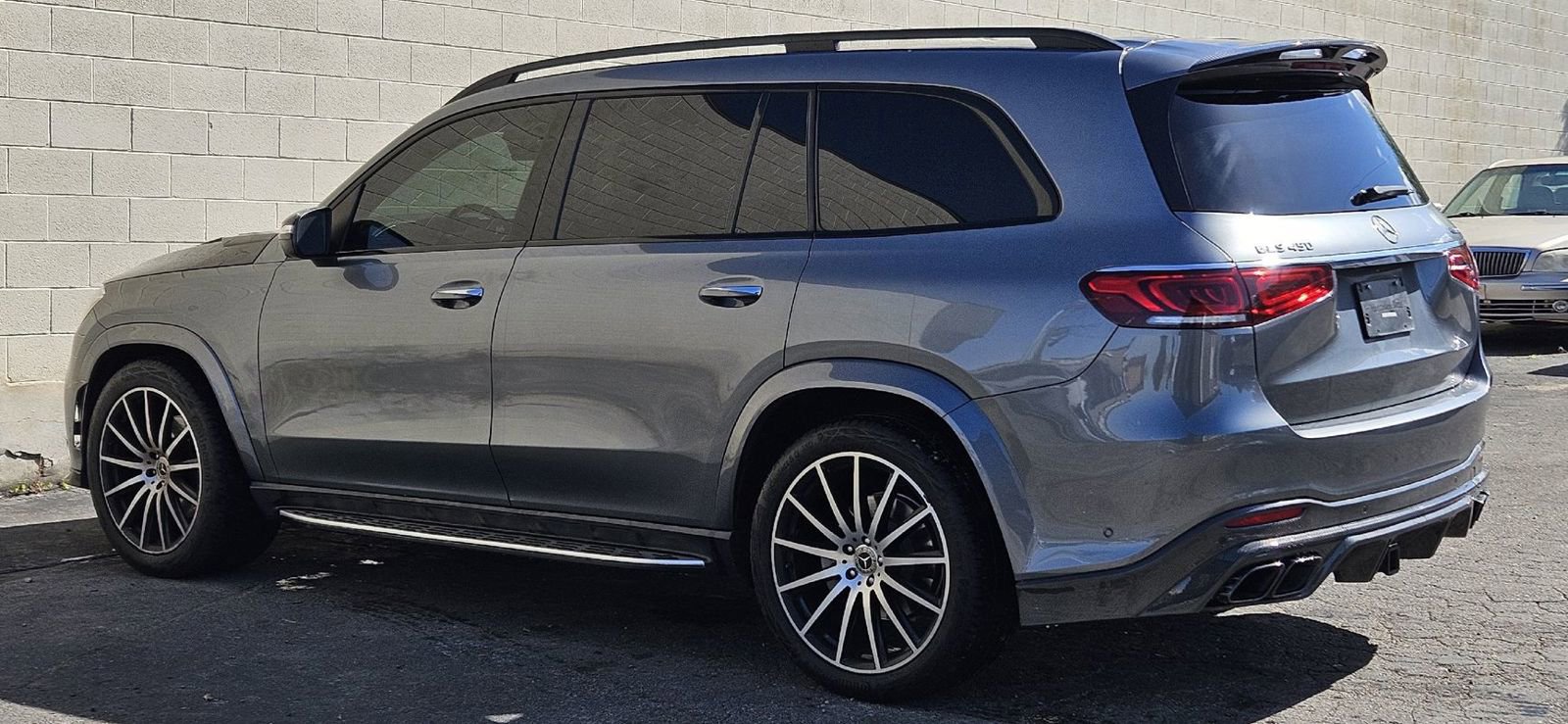 Used 2022 Mercedes-Benz GLS 450 4MATIC image 3