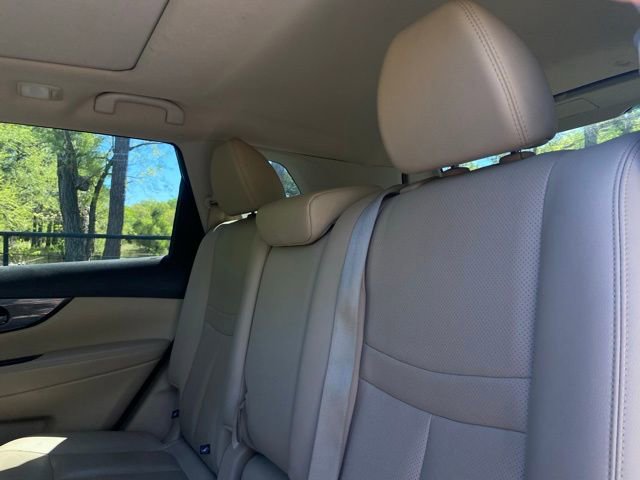Used 2016 Nissan Rogue SL w/ SL Premium Package image 9