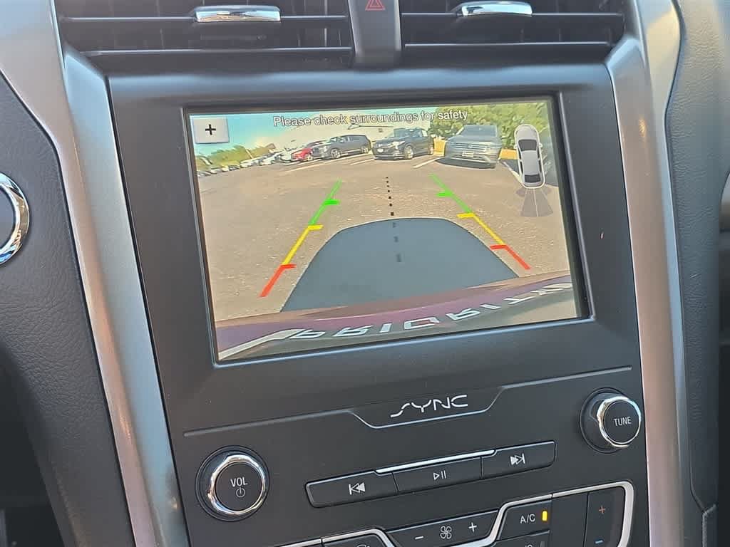 Used 2019 Ford Fusion SE FWD image 20