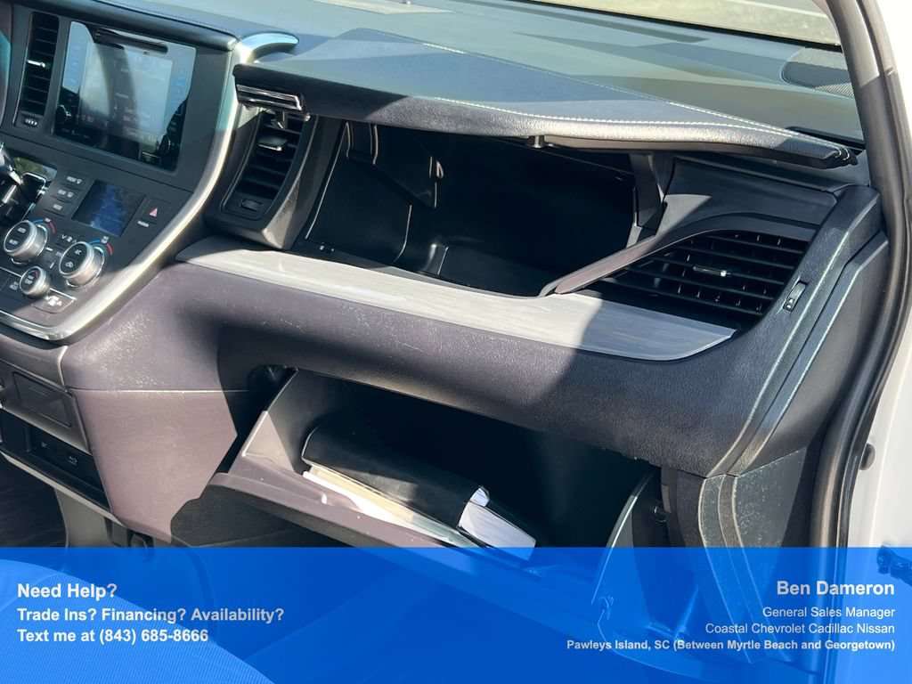 Used 2017 Toyota Sienna SE Premium FWD image 29