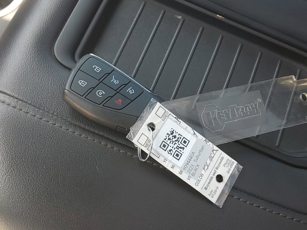 Used 2023 Chevrolet Suburban High Country image 36