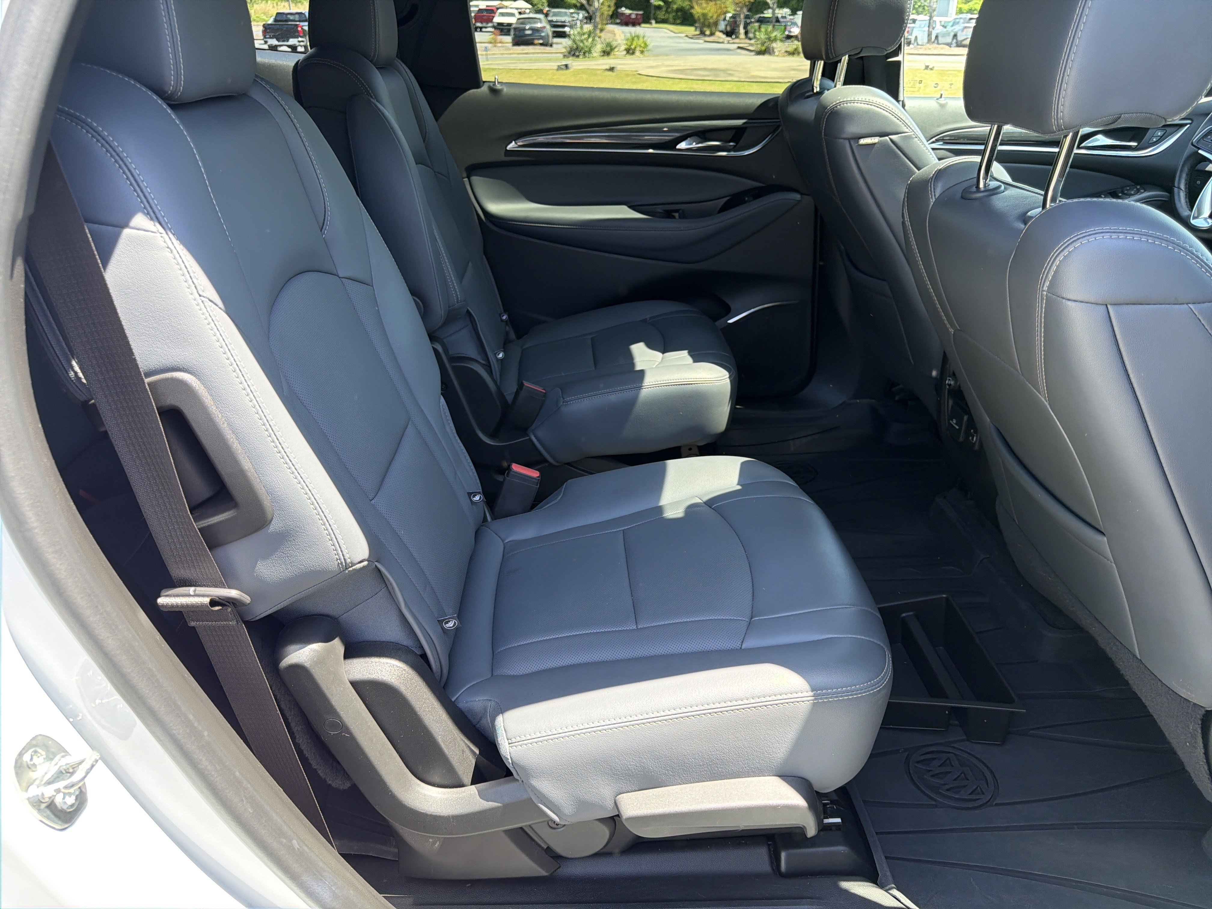 Used 2023 Buick Enclave Essence w/ Experience Buick Package AWD/4WD image 15