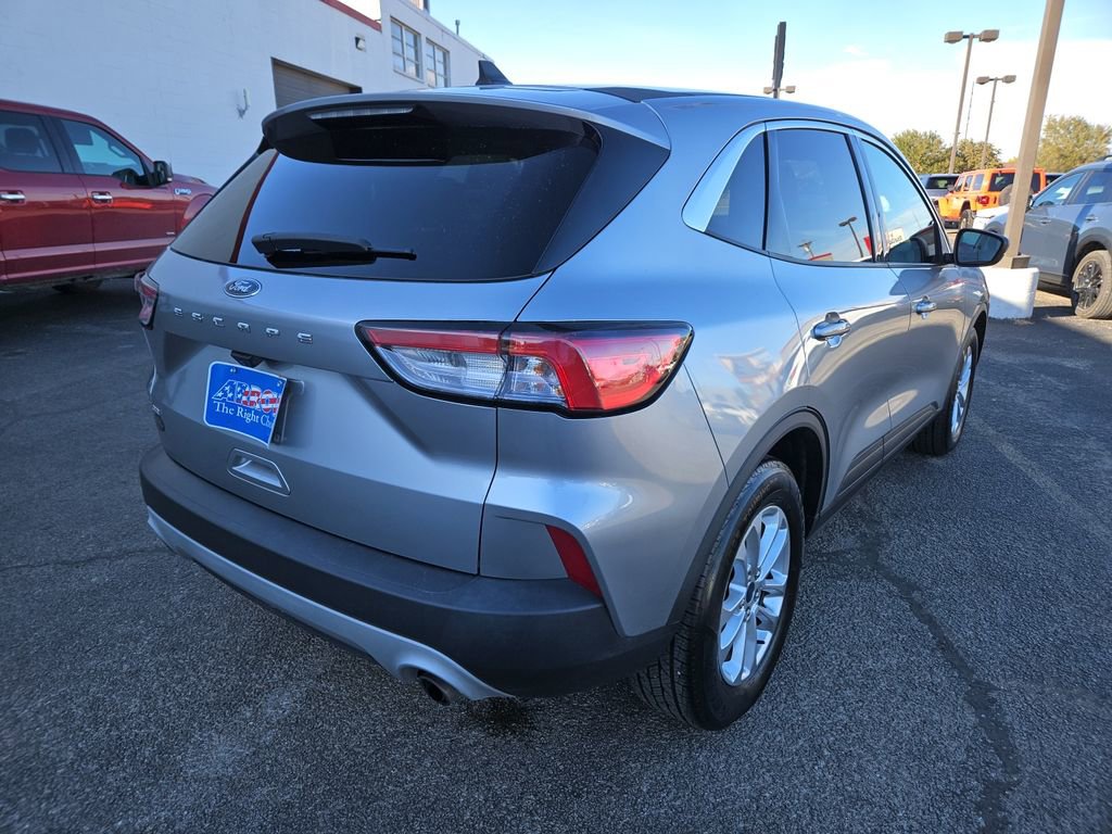 Used 2022 Ford Escape SE image 10