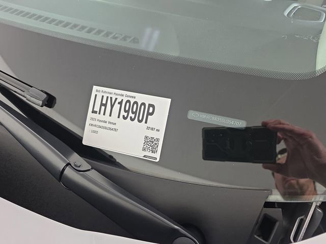 Used 2025 Hyundai Venue SEL image 49