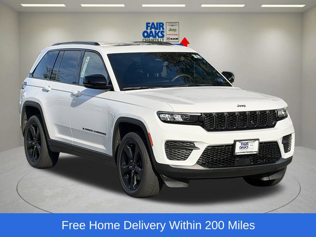 Certified 2023 Jeep Grand Cherokee Altitude AWD/4WD image 1