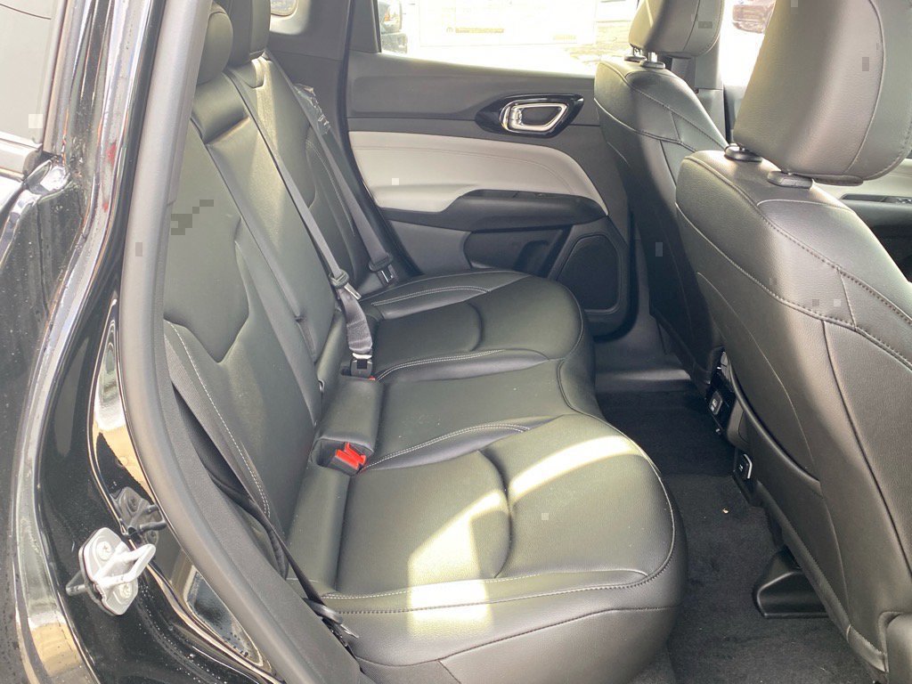 Used 2025 Jeep Compass Limited image 26