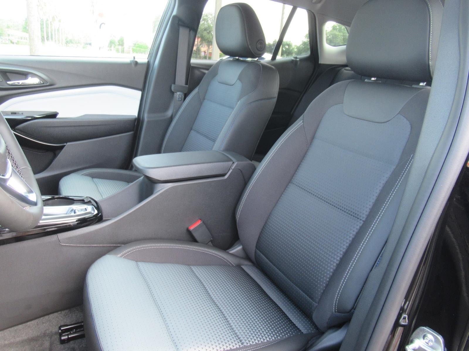 New 2026 Chevrolet Trax LT w/ Sunroof Package FWD image 19