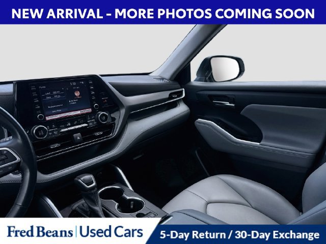 Used 2022 Toyota Highlander XLE AWD/4WD image 30