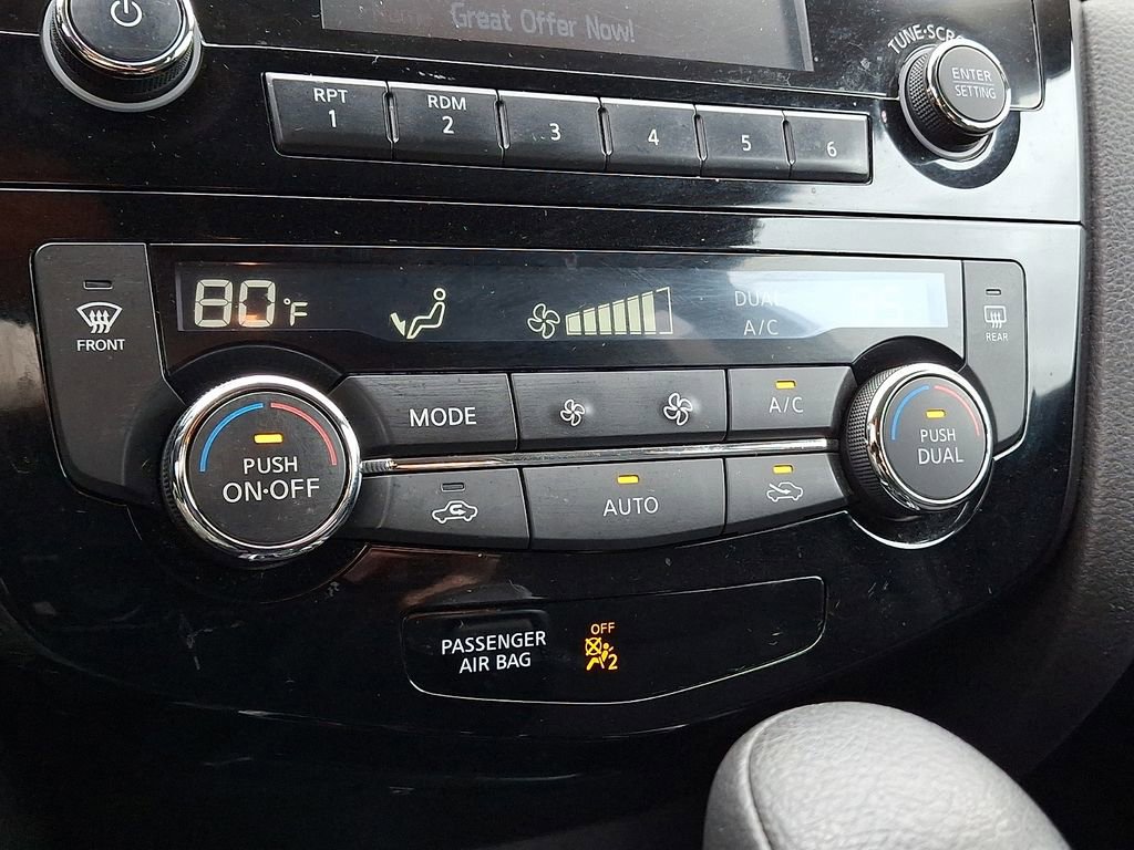 Used 2016 Nissan Rogue SV AWD/4WD image 16