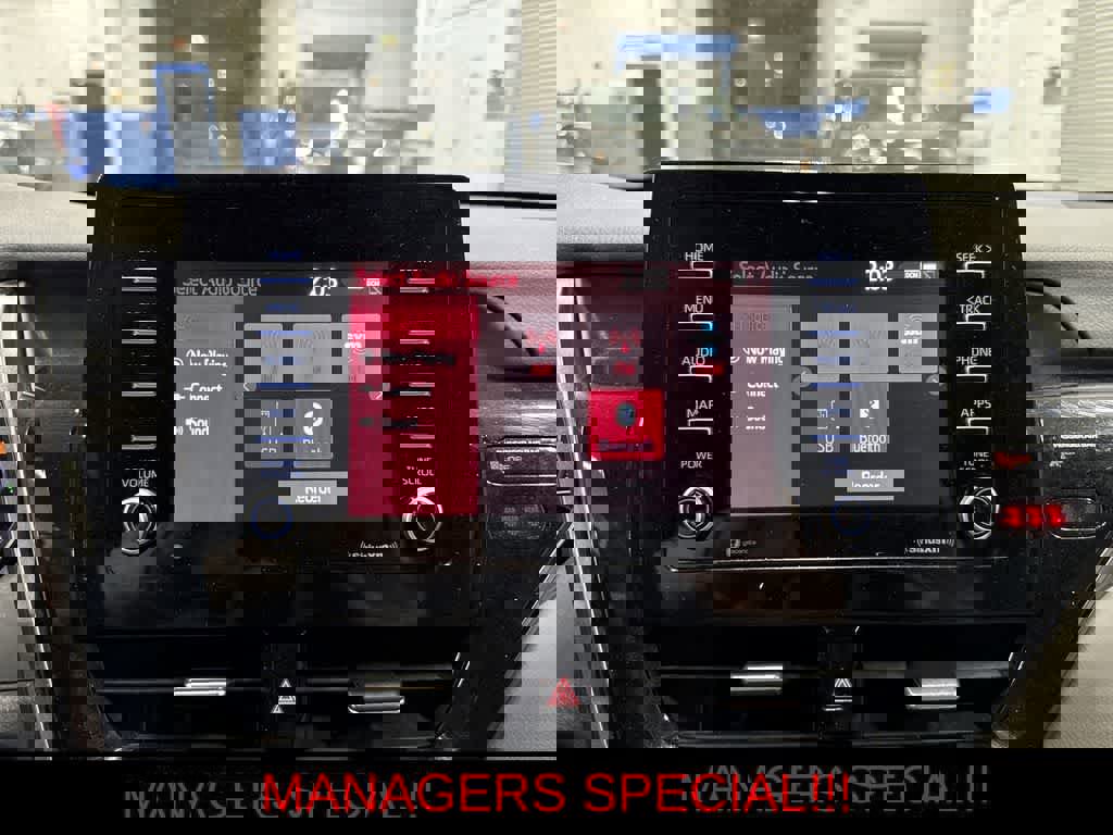 Used 2023 Toyota Camry SE image 19