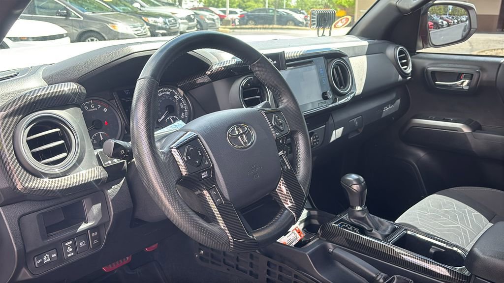 Used 2019 Toyota Tacoma TRD Off-Road w/ Technology Package AWD/4WD image 23