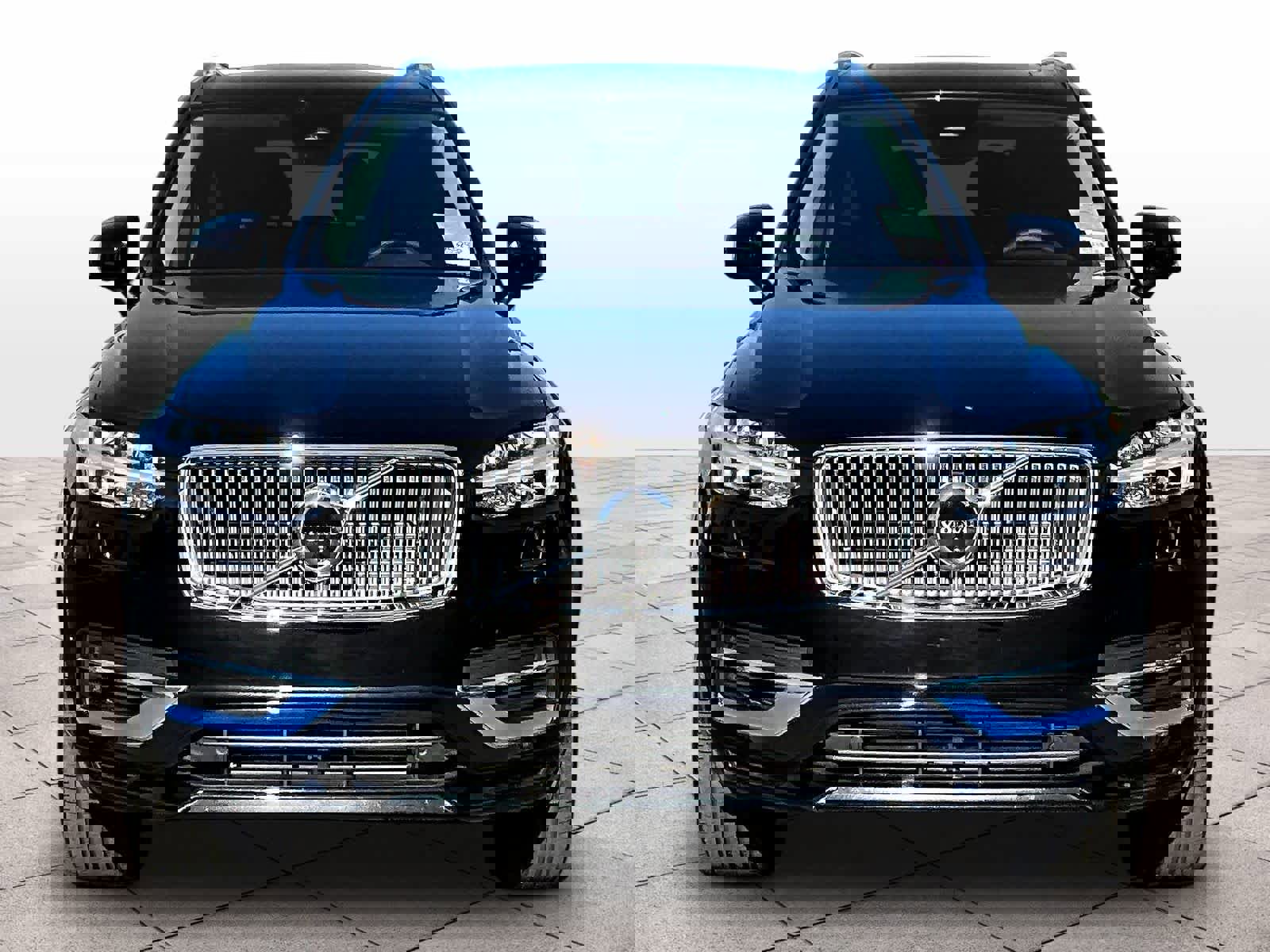 Used 2025 Volvo XC90 T8 Plus w/ Protection Package Premier image 3