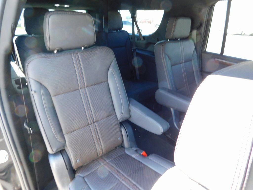 New 2025 Chevrolet Suburban High Country image 23