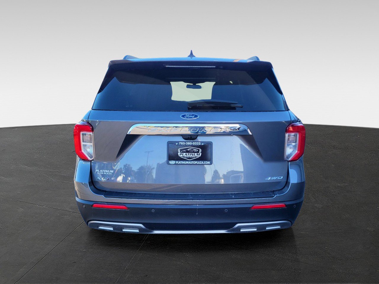 Used 2021 Ford Explorer XLT w/ Equipment Group 202A image 6