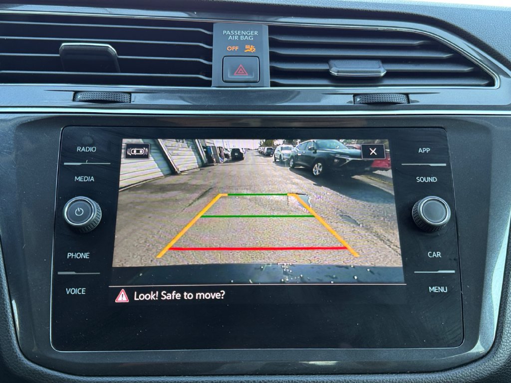 Used 2023 Volkswagen Tiguan SE FWD image 15