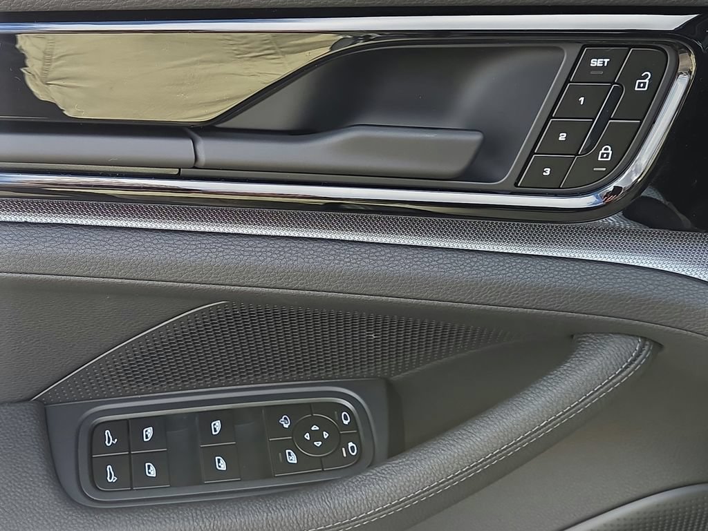 New 2026 Porsche Panamera 4 AWD/4WD image 7