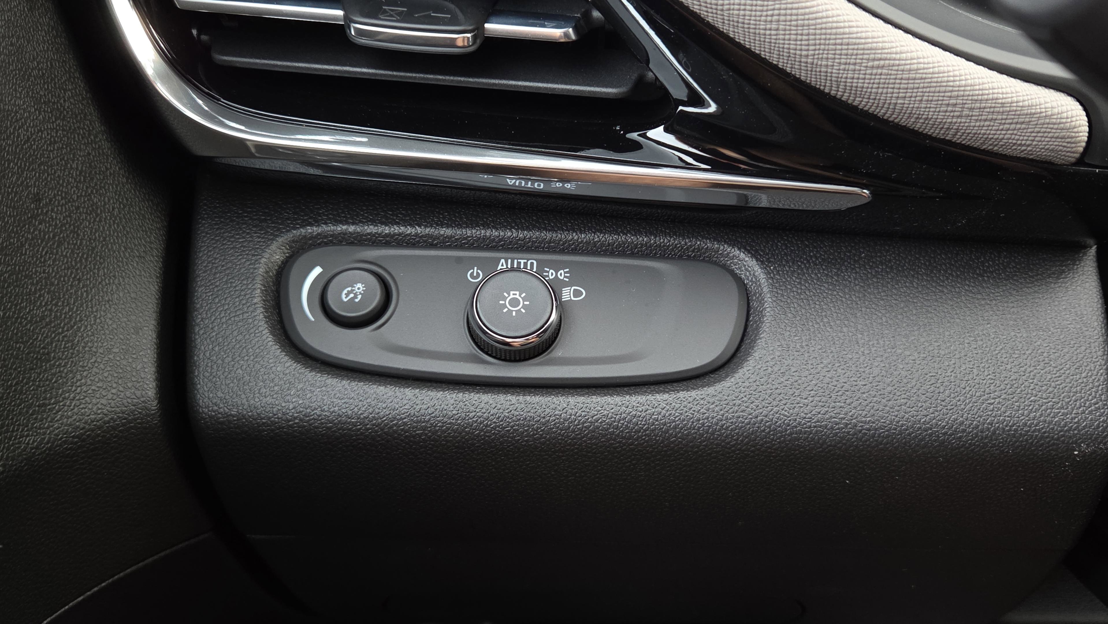 New 2026 Buick Envista Avenir FWD image 25