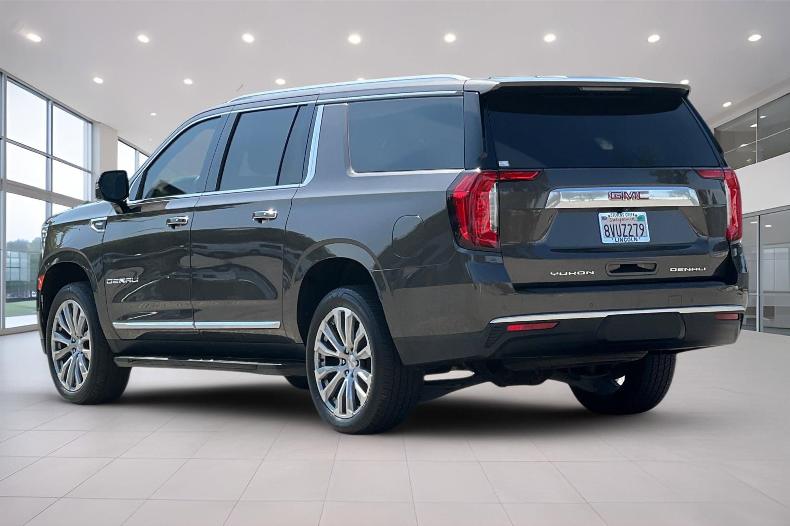 Used 2021 GMC Yukon XL Denali AWD/4WD image 6