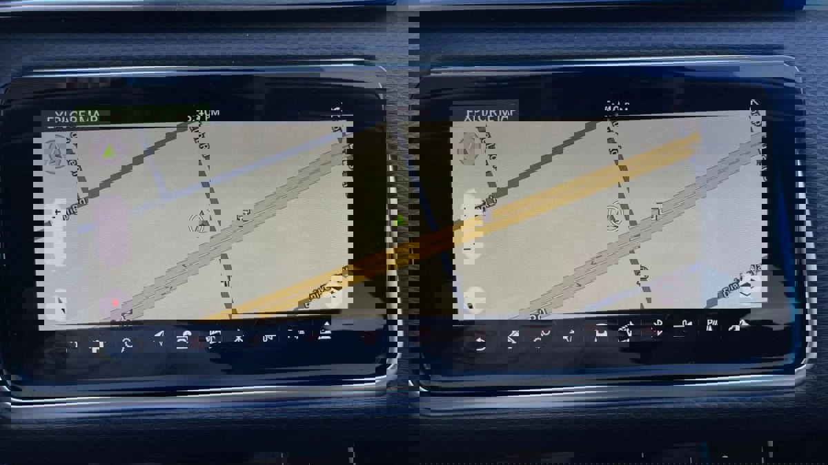 Used 2019 Land Rover Range Rover Velar S image 53