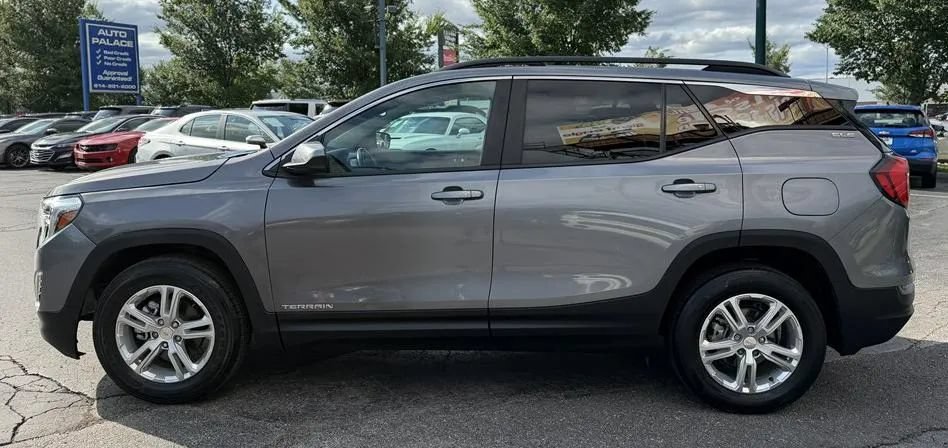 Used 2021 GMC Terrain SLE w/ Driver Convenience Package AWD/4WD image 7