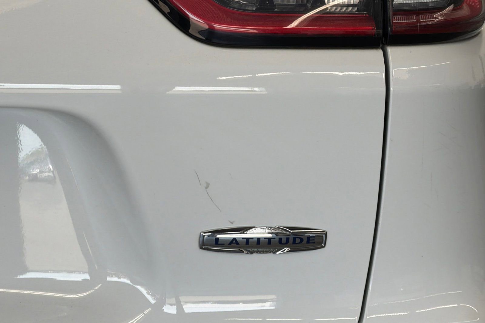Used 2020 Jeep Cherokee Latitude FWD image 24