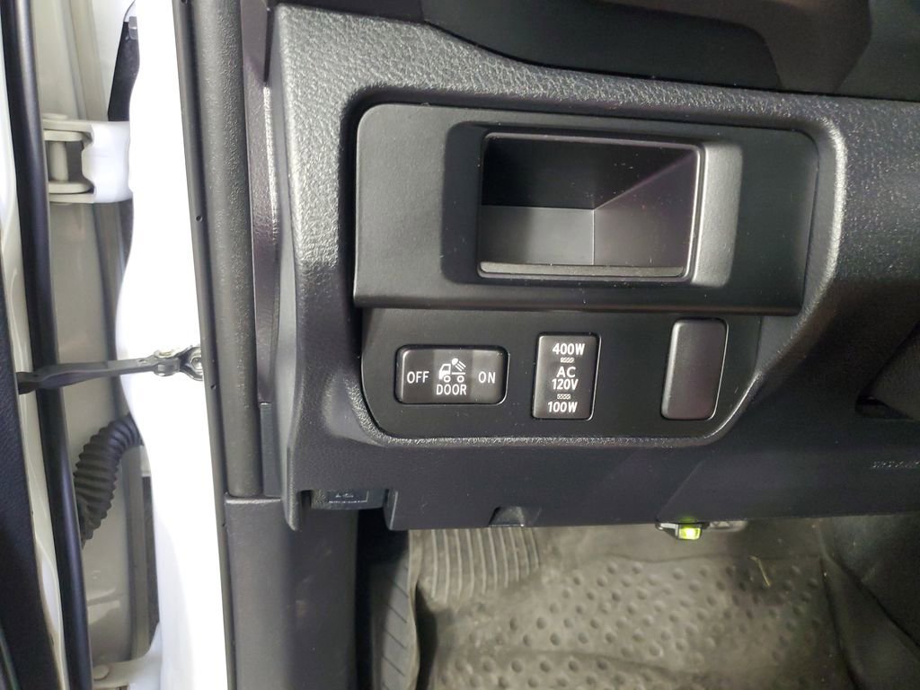 Used 2016 Toyota Tacoma TRD Sport AWD/4WD image 27