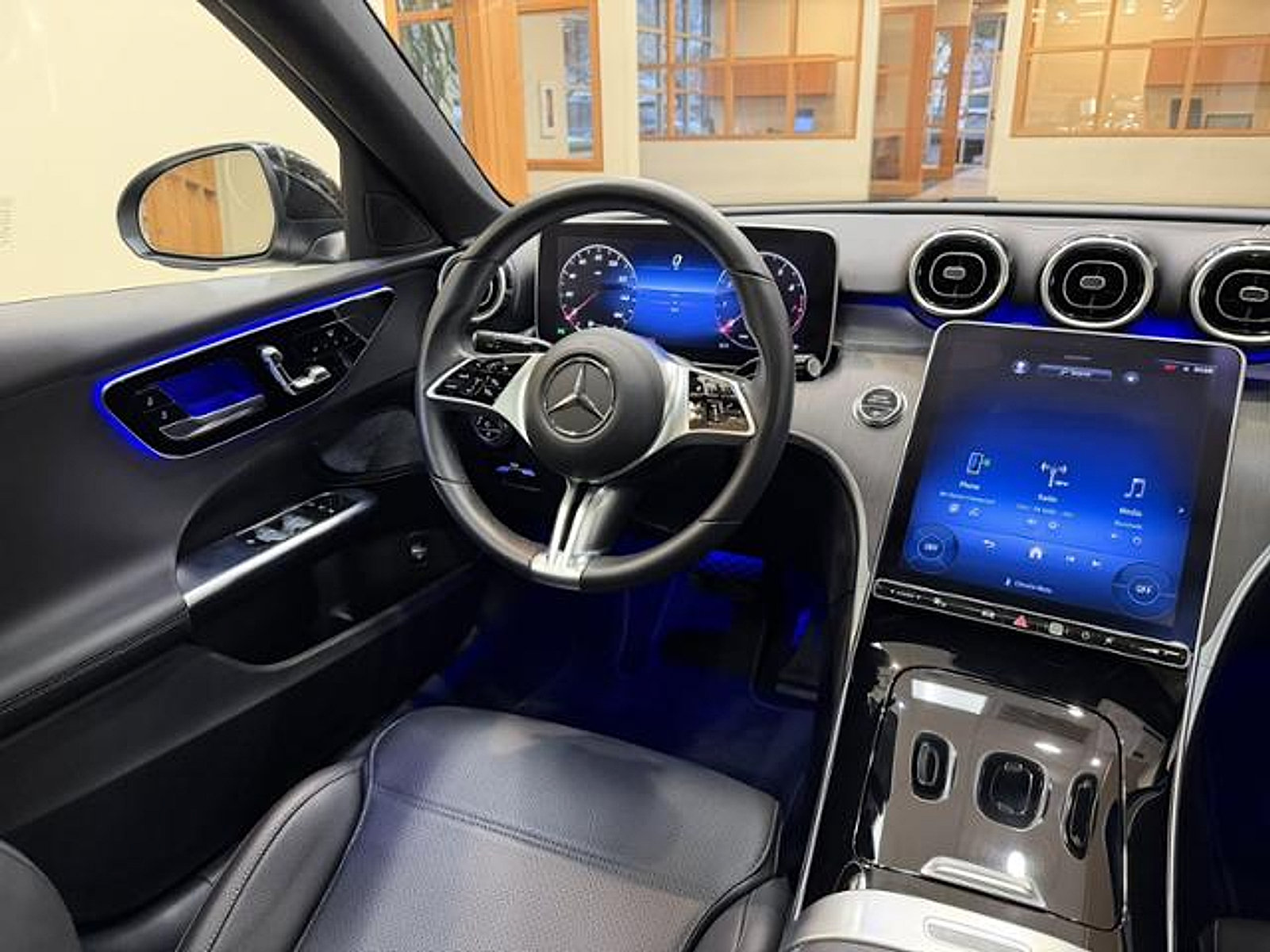 Used 2024 Mercedes-Benz C 300 Sedan image 9