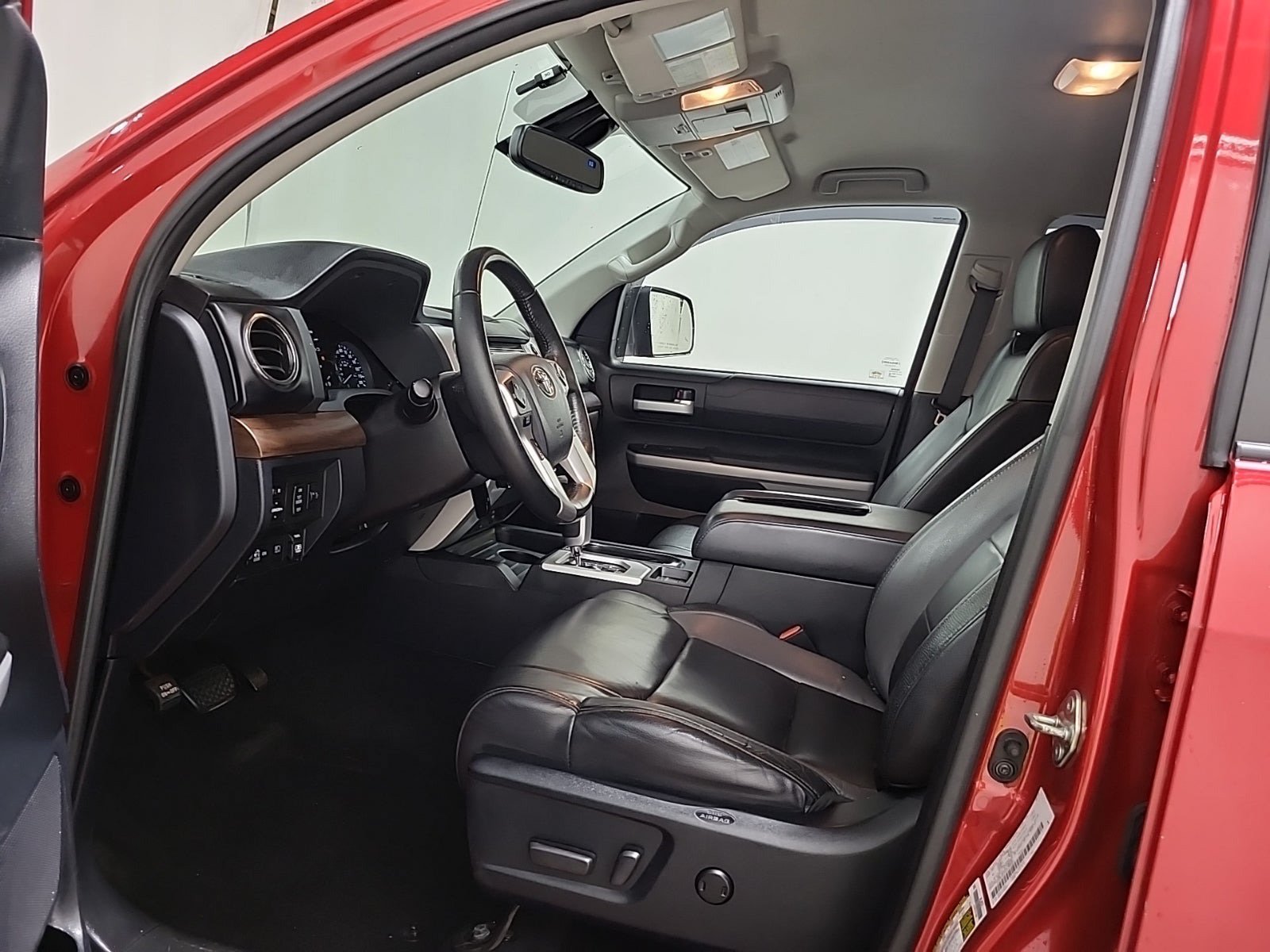 Used 2018 Toyota Tundra Limited w/ Limited Premium Package AWD/4WD image 5